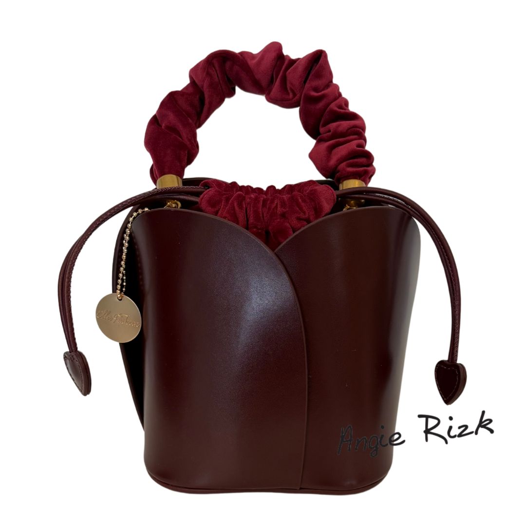 Lunaria – Glossed Leather Bucket Bag